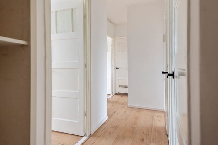 Photo 8 of Lucellestraat 27-3