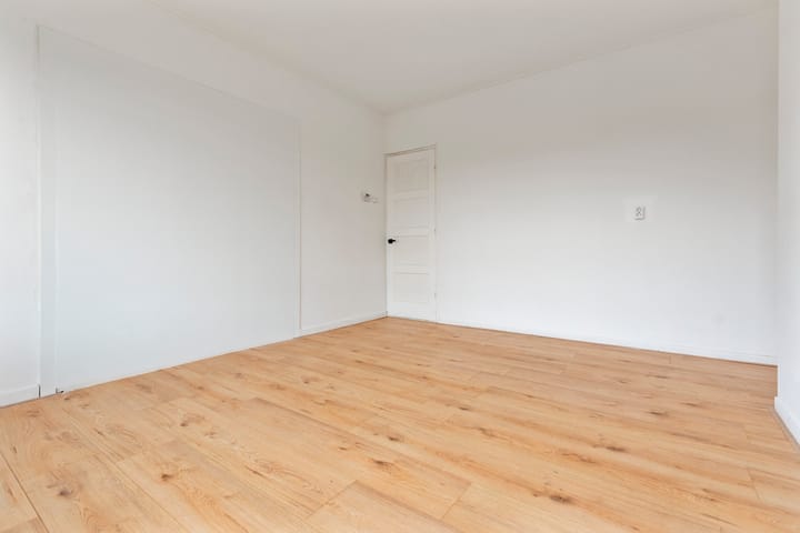 Photo 11 of Lucellestraat 27-3