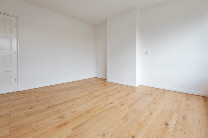 Photo 12 of Lucellestraat 27-3