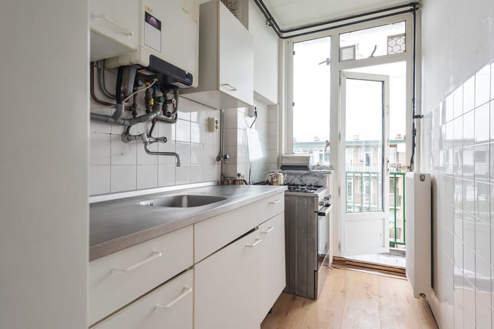 Photo 13 of Lucellestraat 27-3