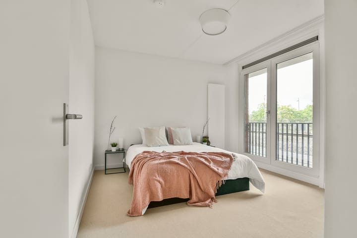 Photo 17 of Vesting 10