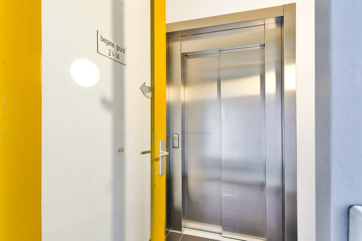 Photo 13 of Vesting 10