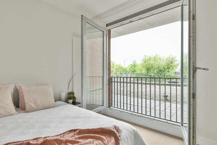 Photo 18 of Vesting 10