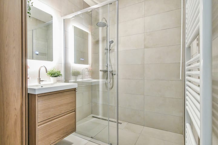 Photo 20 of Vesting 10