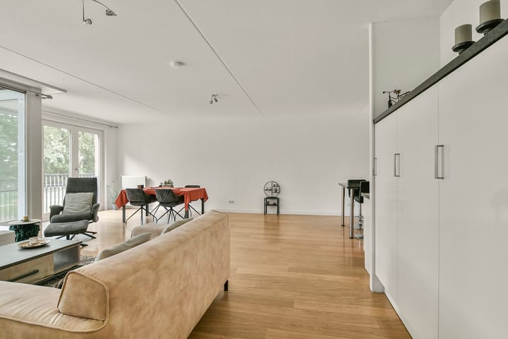 Photo 23 of Vesting 10