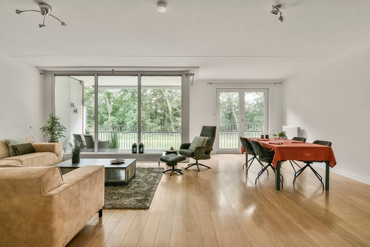 Photo 25 of Vesting 10