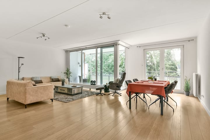 Photo 27 of Vesting 10