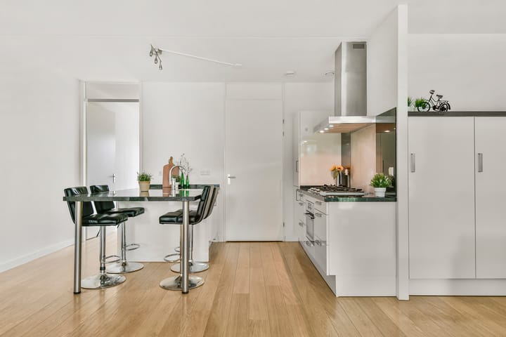 Photo 30 of Vesting 10