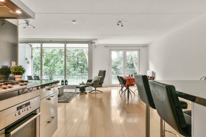 Photo 33 of Vesting 10