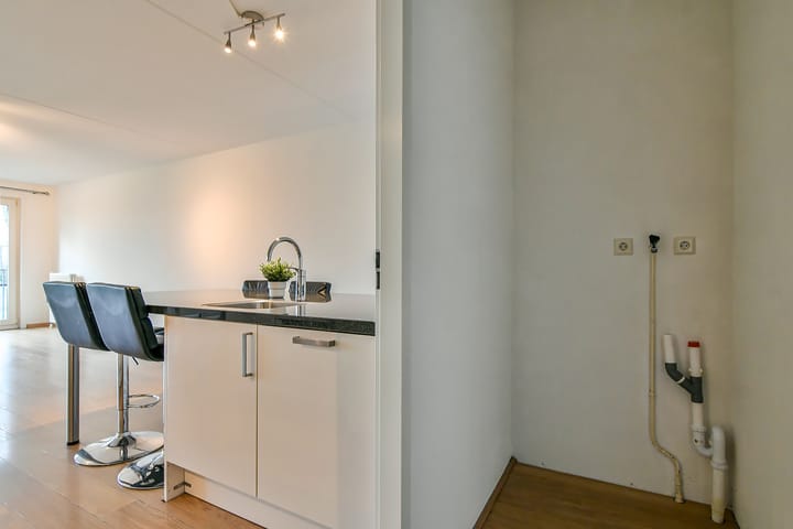 Photo 34 of Vesting 10