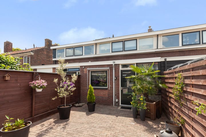 Photo 37 of Cornelis Smitstraat 46