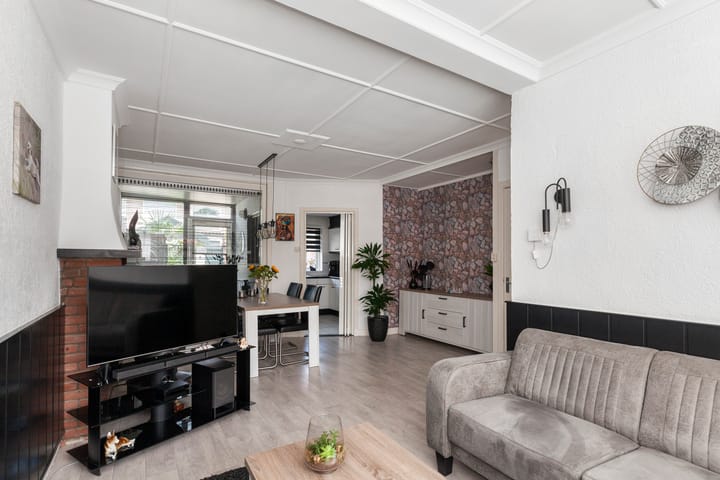 Photo 9 of Cornelis Smitstraat 46