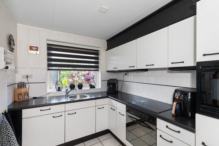 Photo 15 of Cornelis Smitstraat 46