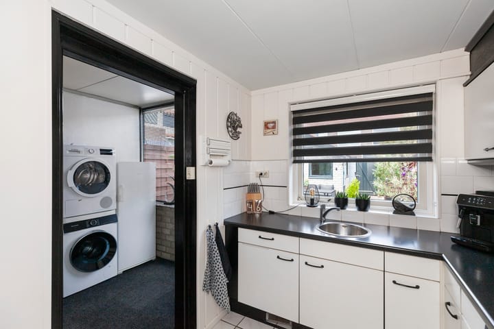 Photo 16 of Cornelis Smitstraat 46