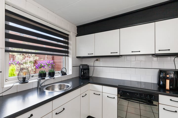 Photo 17 of Cornelis Smitstraat 46