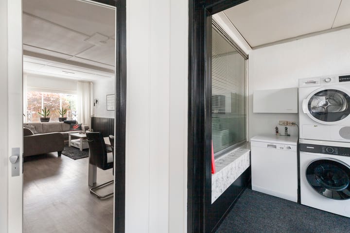 Photo 18 of Cornelis Smitstraat 46