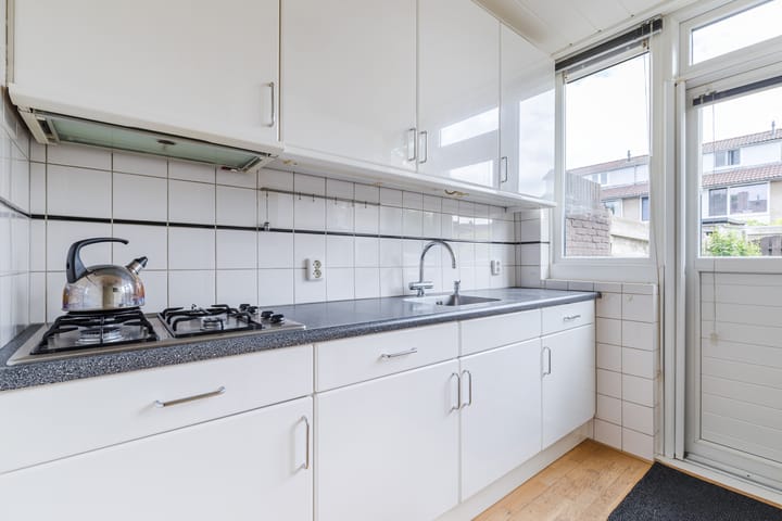 Photo 11 of Troelstrastraat 3