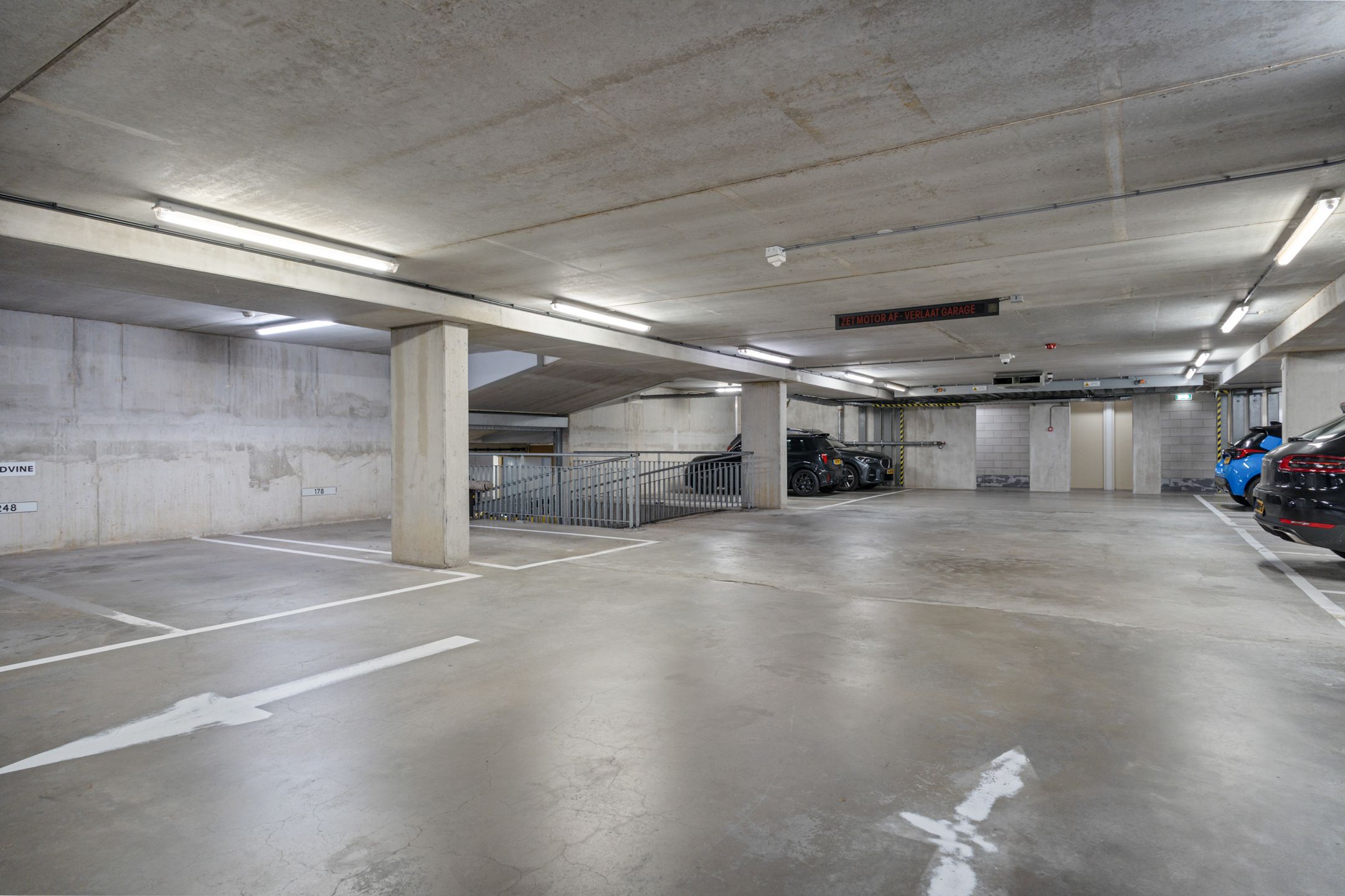 Foto 6 van Wijnhaven parkeerplaats