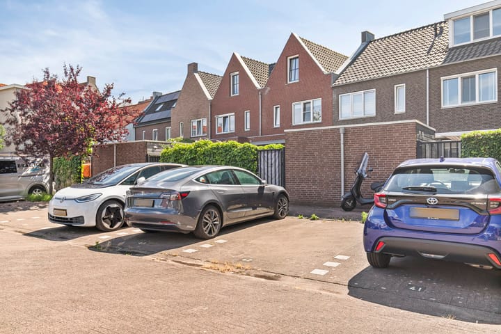 Foto 33 van J. Reyneke van Stuwestraat 9