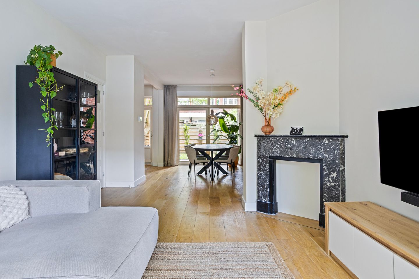 Foto 1 van Helper Brink 57