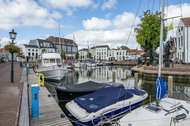 Photo 36 of Spuistraat 50