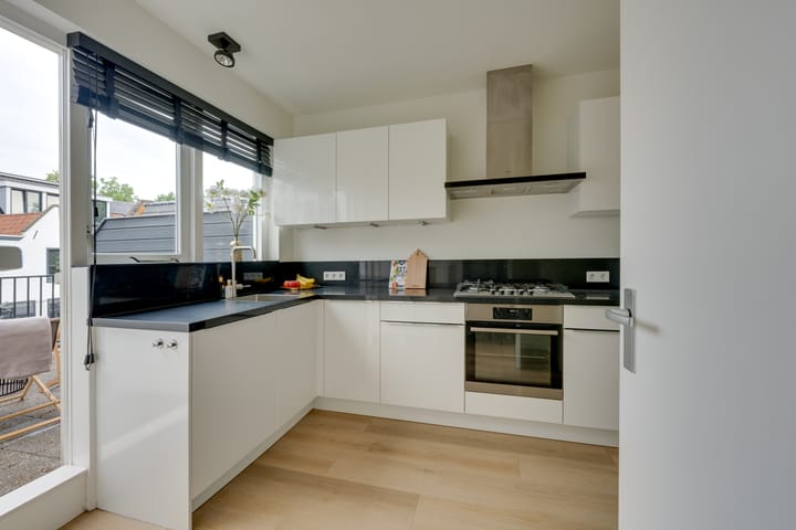 Photo 12 of Westerstraat 76-B