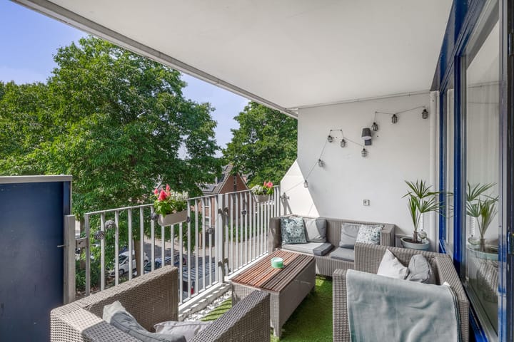 Foto 2 van Hannie Schaftrode 100