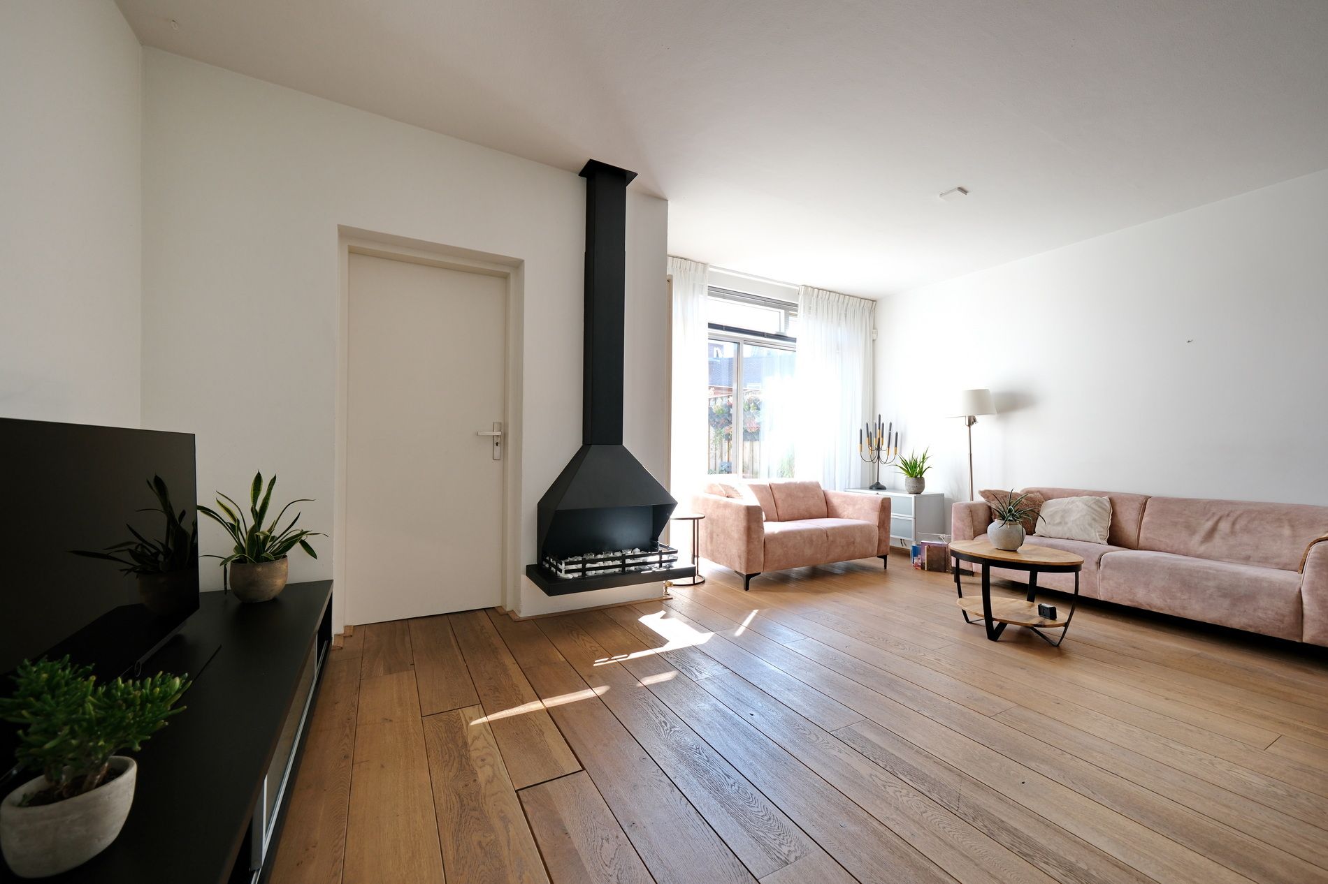 Photo 3 of Catharinadaal 100