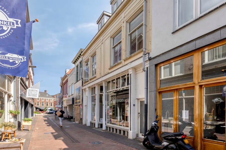 Photo 2 of Weerstraat 13