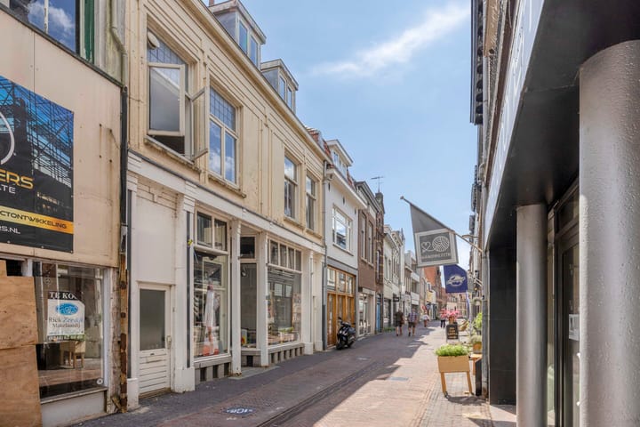 Photo 3 of Weerstraat 13