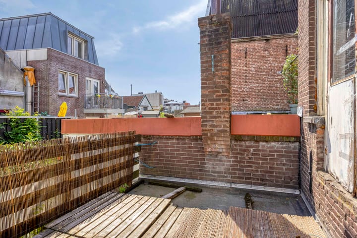 Photo 23 of Weerstraat 13