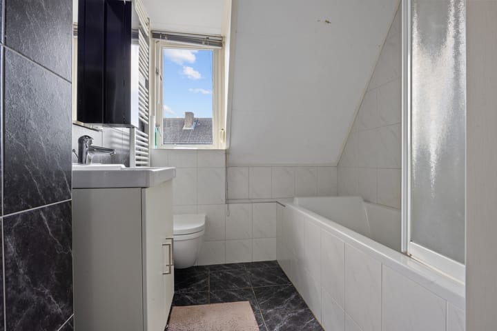 Foto 15 van van der Beekstraat 32