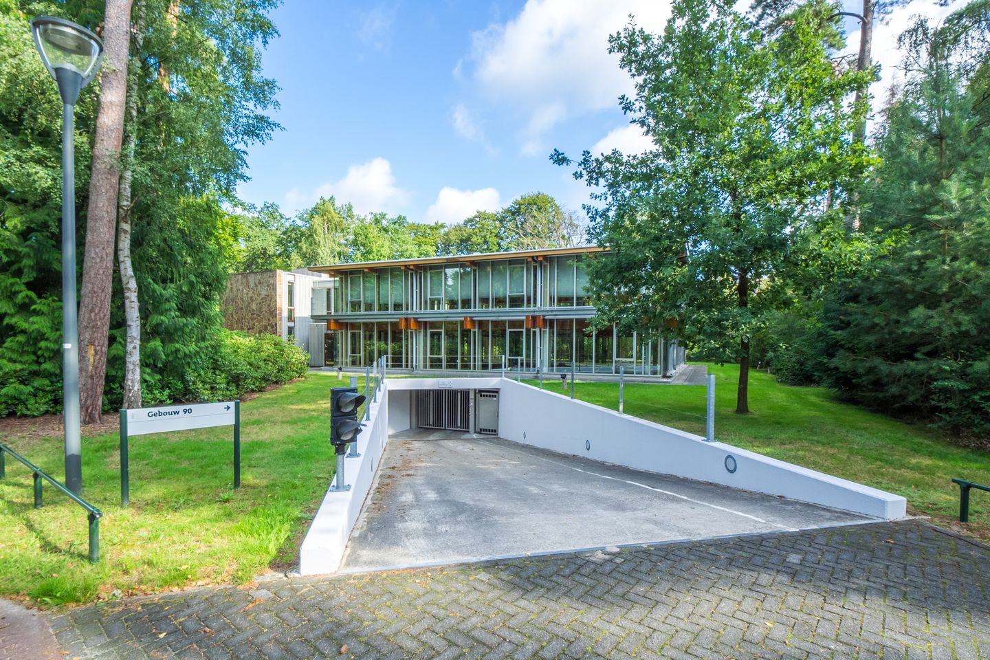 Bekijk foto 2 van Professor Bronkhorstlaan 10-G90