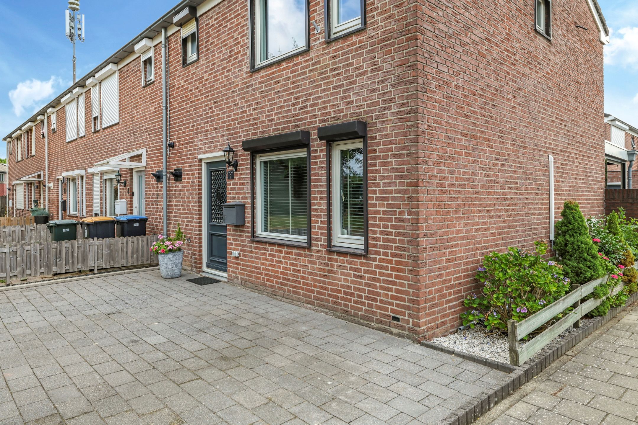 Photo 6 of Ornament 2