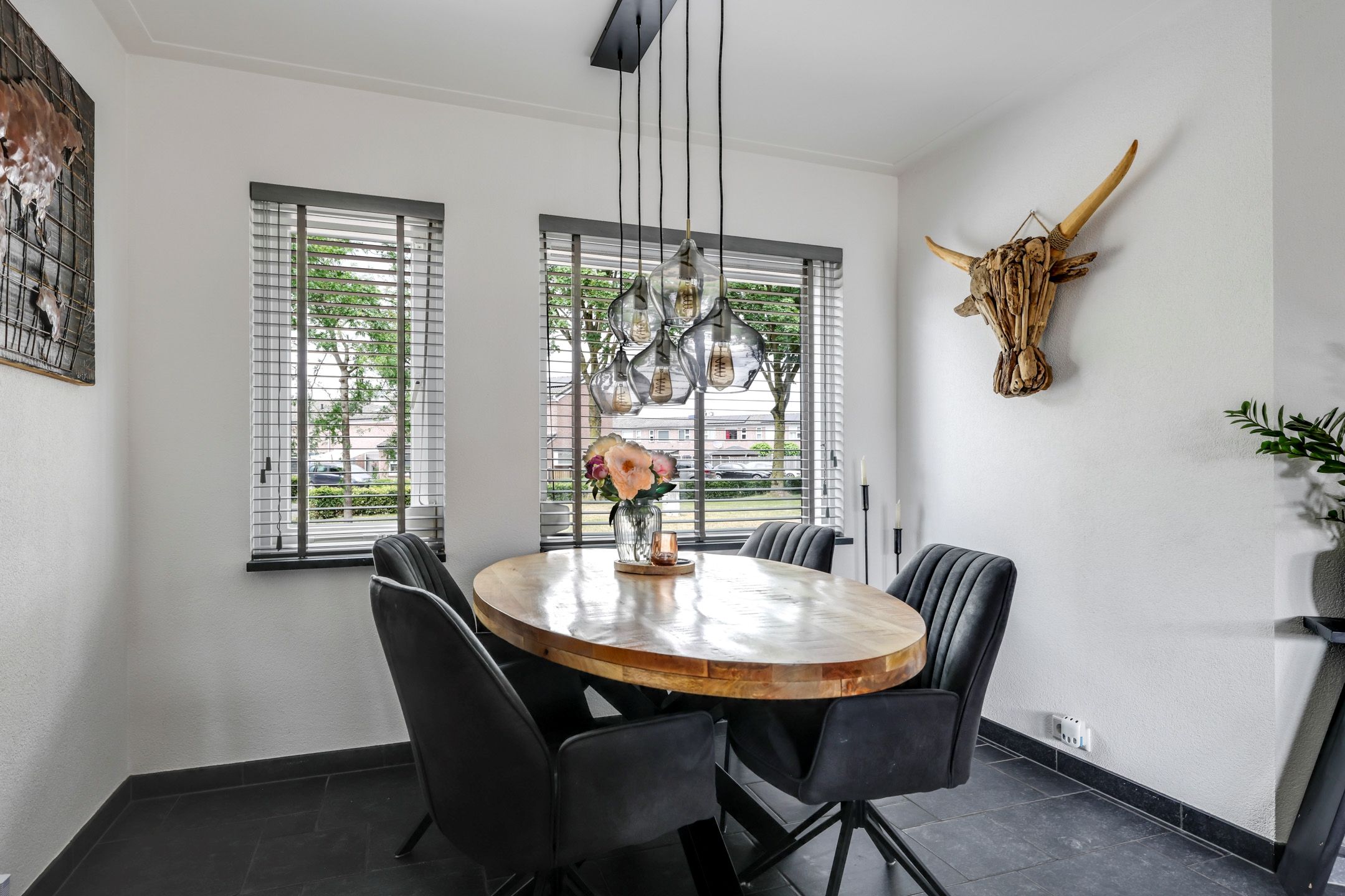 Photo 18 of Ornament 2