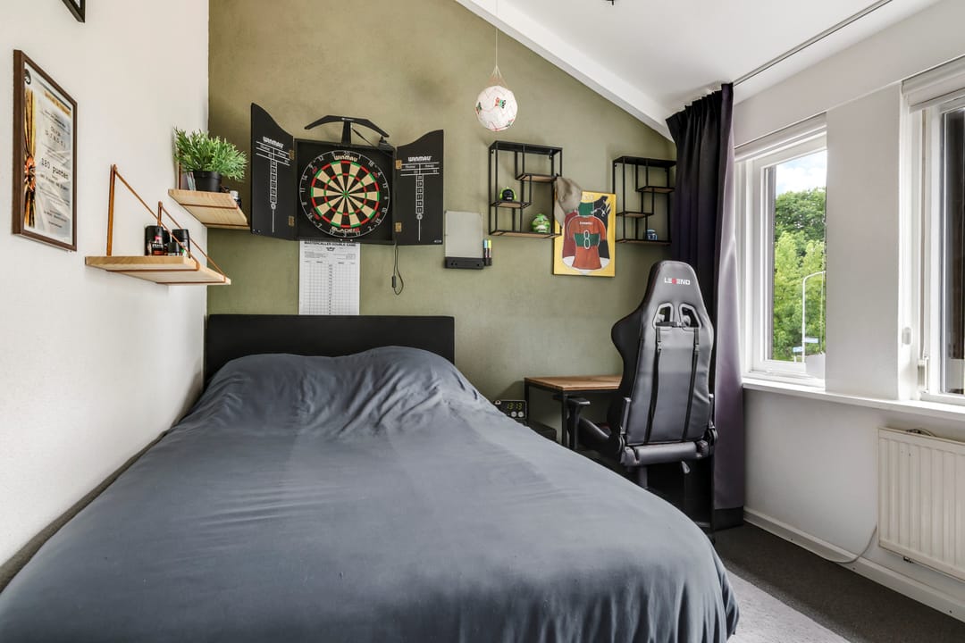 Photo 32 of Ornament 2