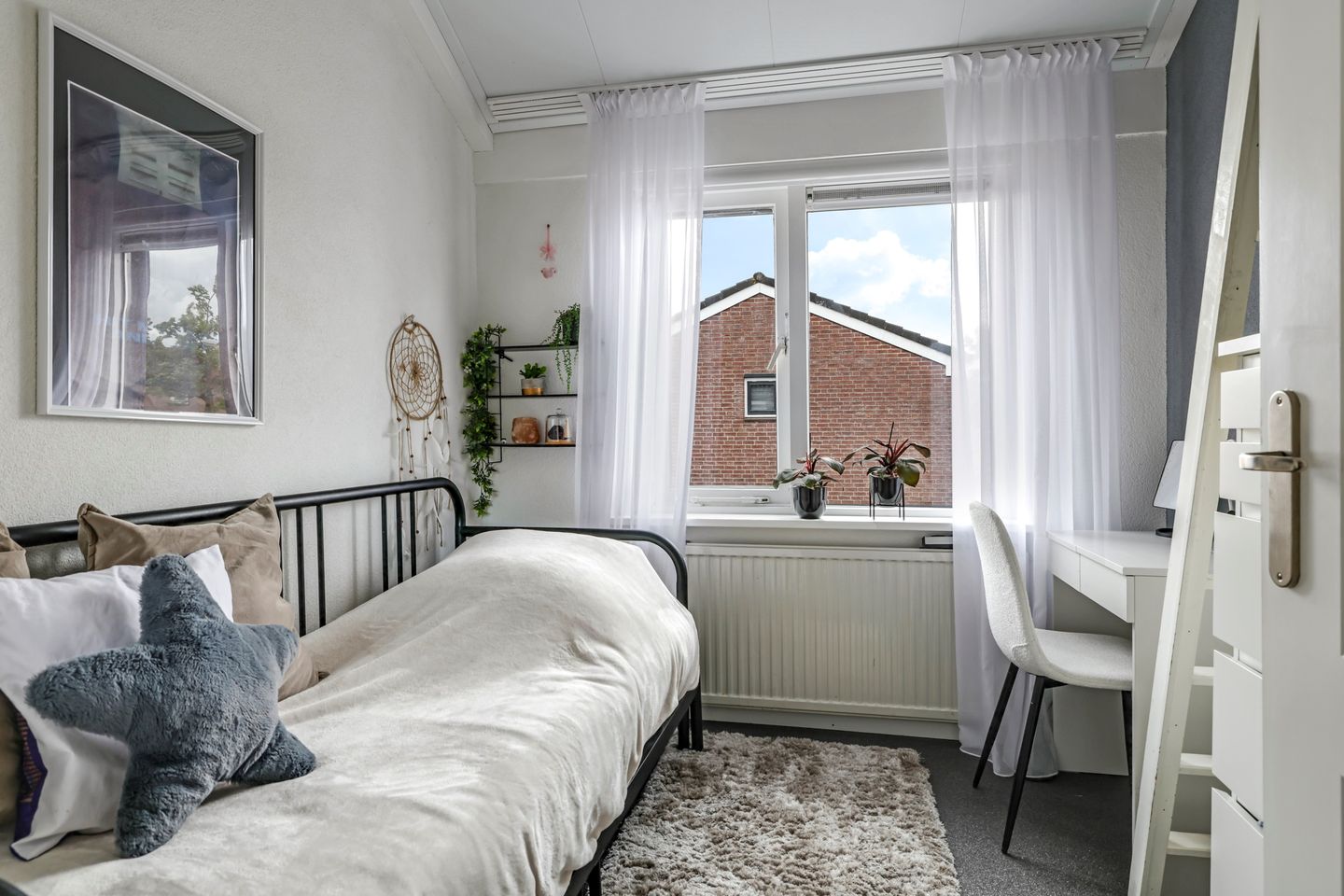 Photo 34 of Ornament 2