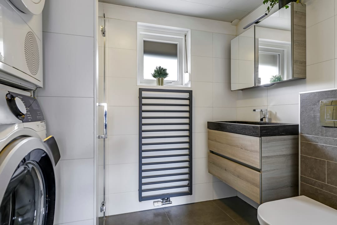 Photo 37 of Ornament 2