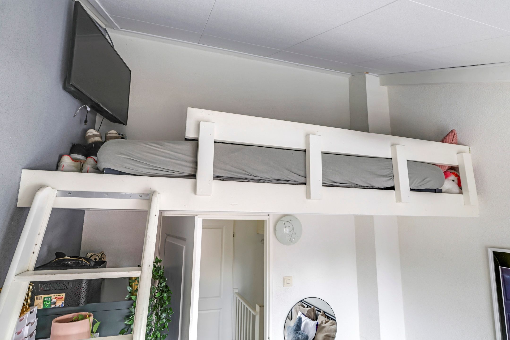 Photo 36 of Ornament 2