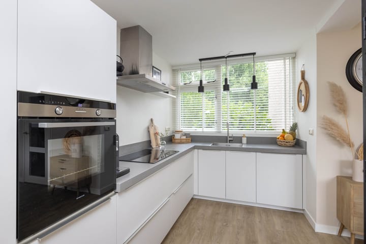 Foto 13 van Aart van der Leeuwstraat 15