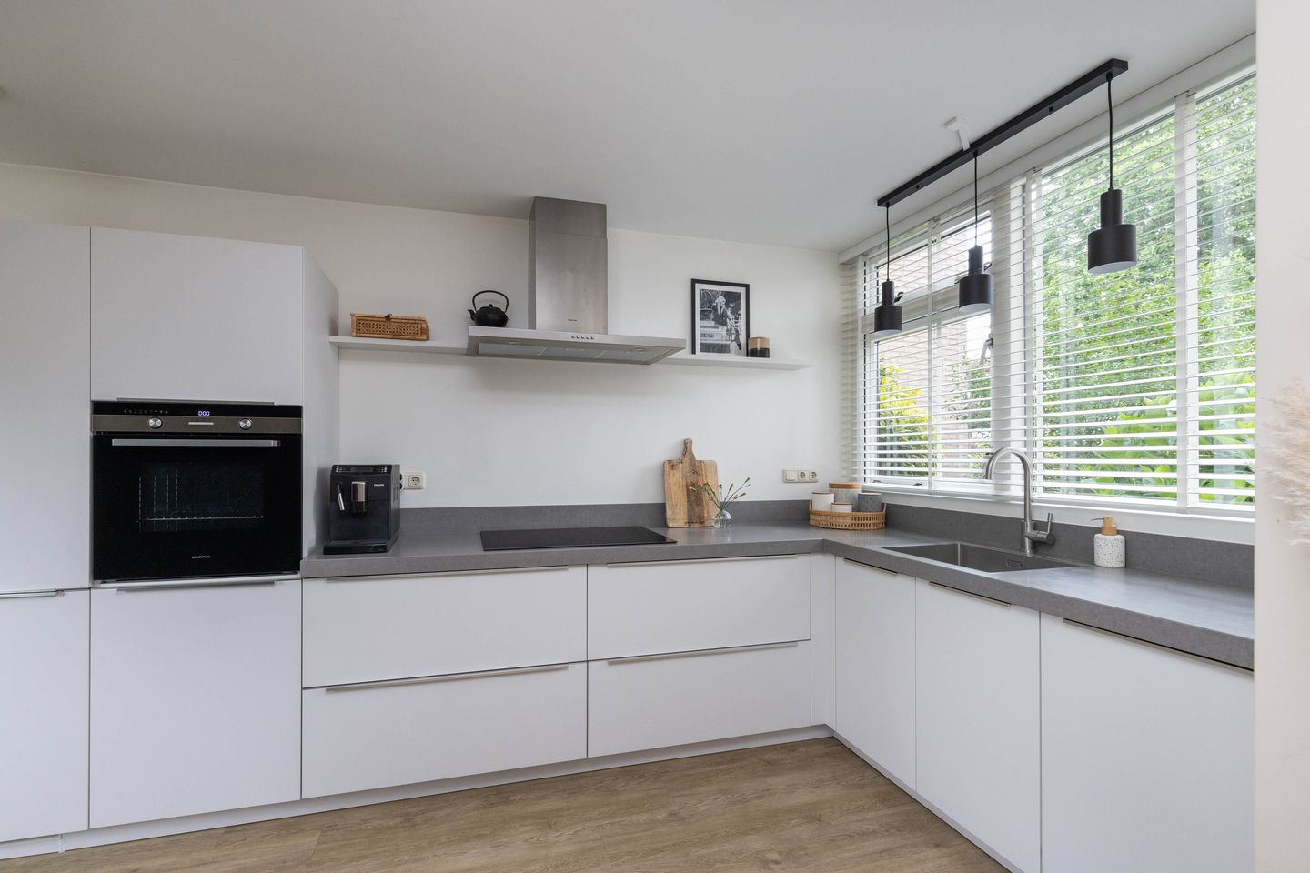 Foto 14 van Aart van der Leeuwstraat 15