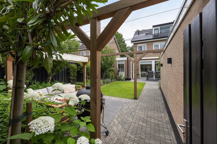 Foto 35 van Aart van der Leeuwstraat 15