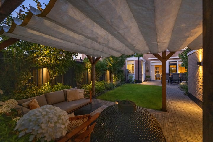 Foto 42 van Aart van der Leeuwstraat 15