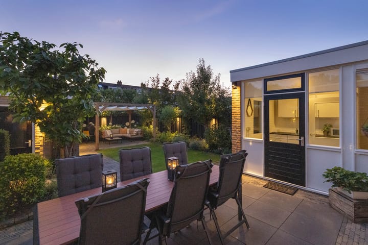 Foto 43 van Aart van der Leeuwstraat 15