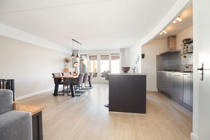 Foto 12 van Willem Alexanderhof 9