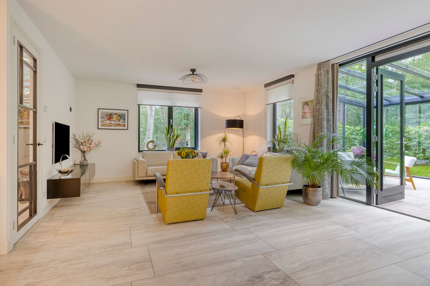 Foto 14 van Almenseweg 6