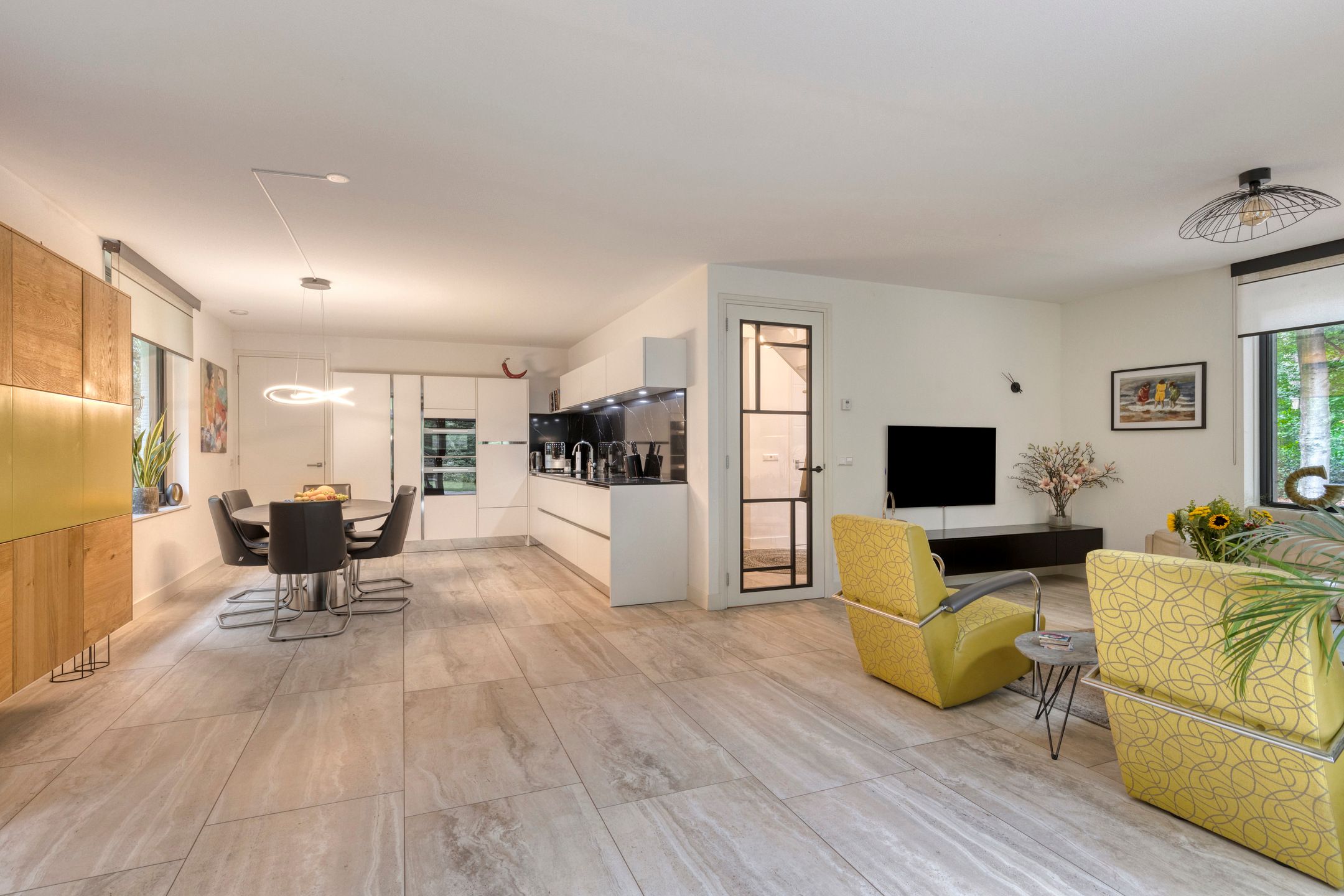 Foto 15 van Almenseweg 6