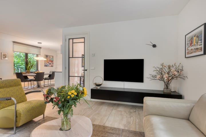 Photo 18 of Almenseweg 6