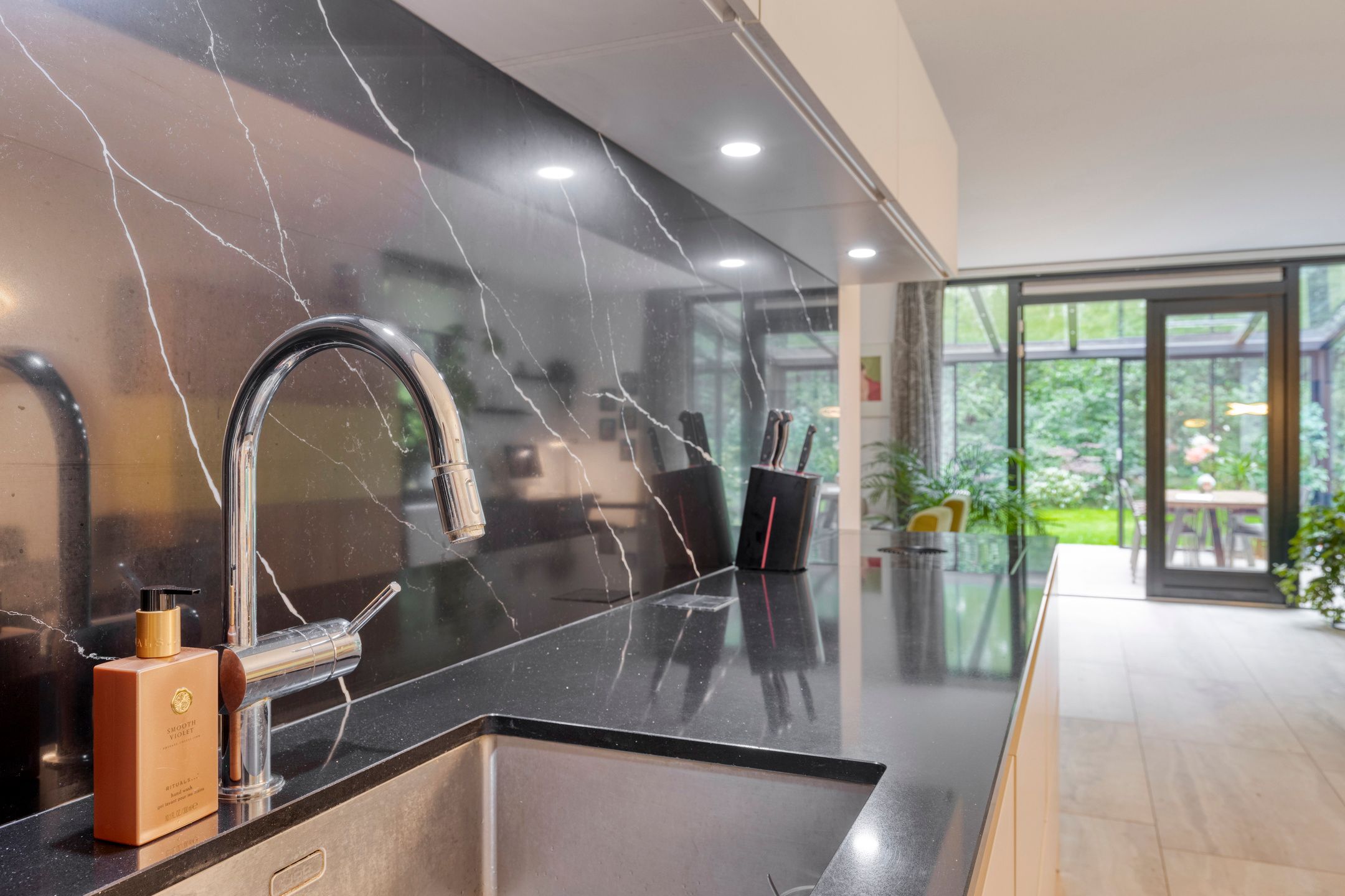 Foto 24 van Almenseweg 6