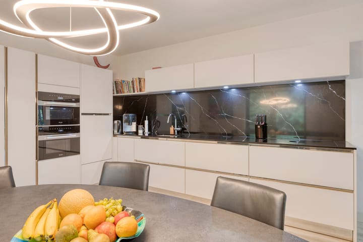 Photo 26 of Almenseweg 6